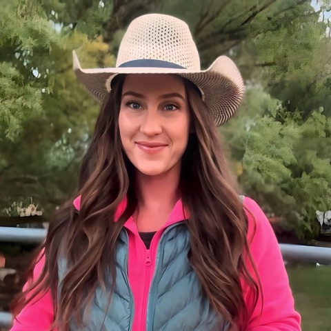 Nicole, homeschool mom and founder of Curriculum Pacer